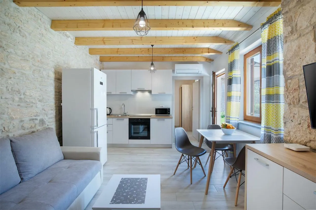 Apartments Leonardo&Mak Pula