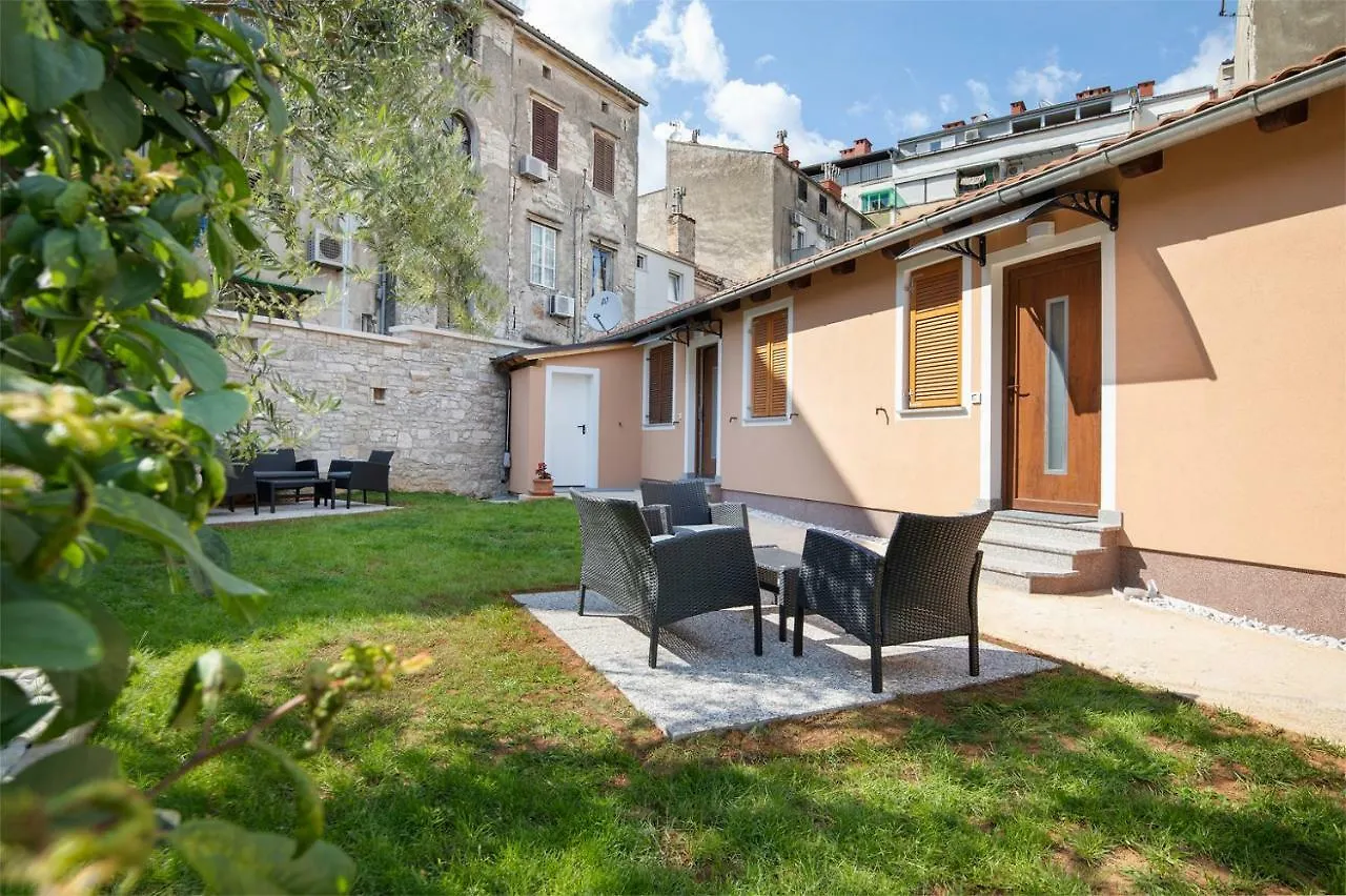 Apartments Leonardo&Mak Pula